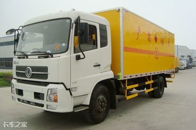 运输烟花爆竹堪比“定时炸弹” 道路货物运输的细节与谨慎